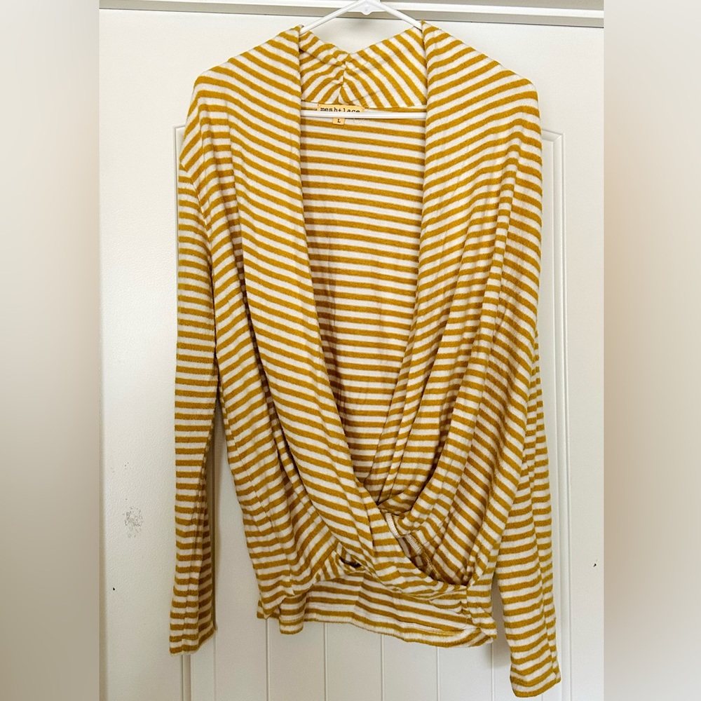 Mesh+lace wrap front sweater